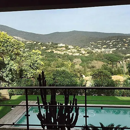 Cavalaire-sur-mer Sleeps 8 Pool Wifi بيت للعطل كافالير سور مير